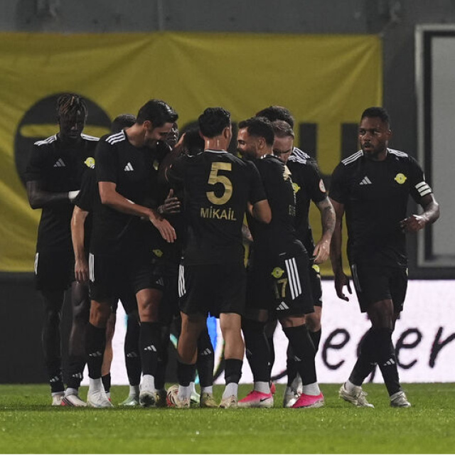 Esenler Erokspor siftah yaptı!