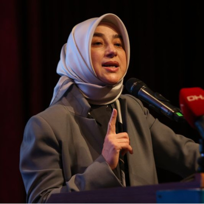 Özlem Zengin'den Özgür Özel'e tepki