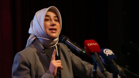 Özlem Zengin'den Özgür Özel'e tepki
