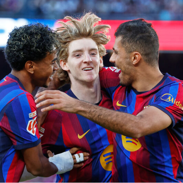 Barcelona doludizgin ilerliyor!