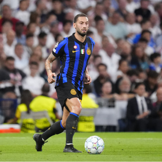 Hakan Çalhanoğlu attı Inter kazandı