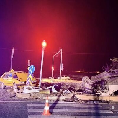 2 araç çarpıştı: 3’ü ağır 7 yaralı