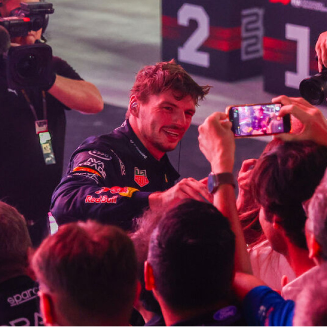 Singapur'da kazanan Verstappen!