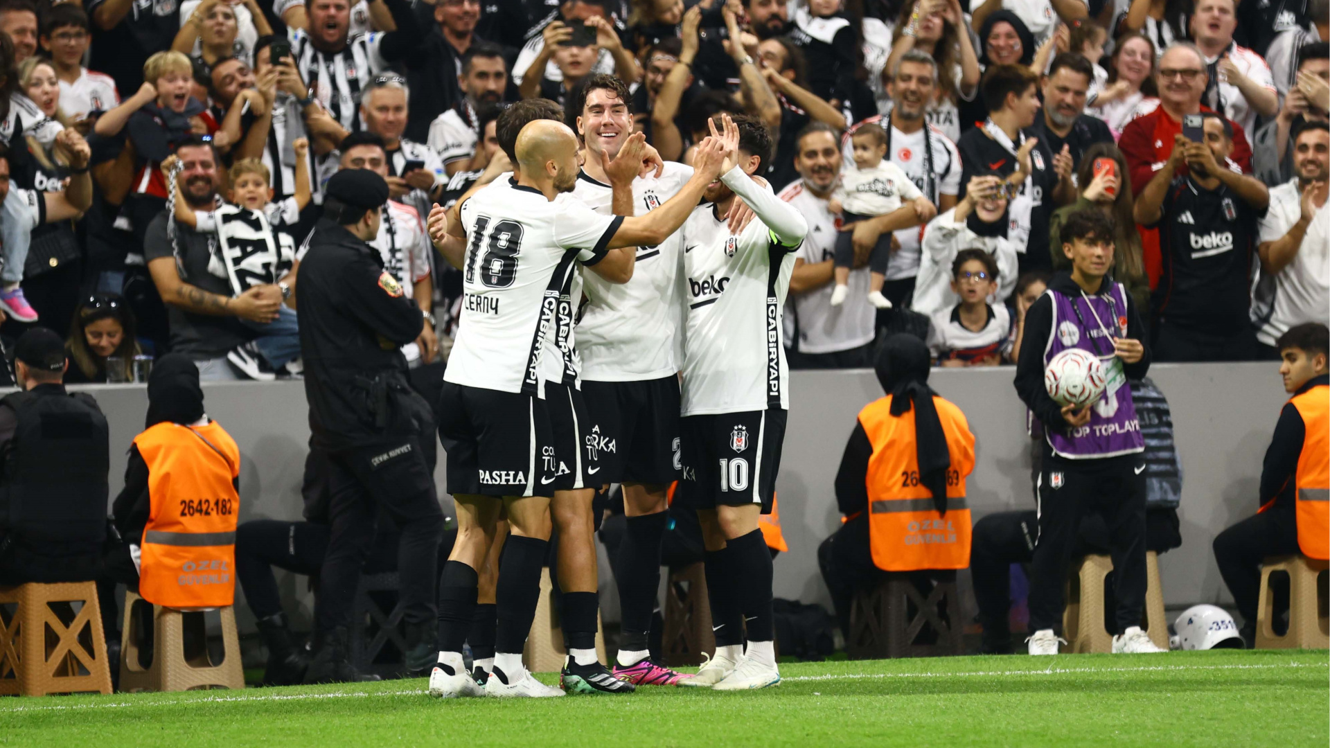 Beşiktaş Dolmabahçe'de kaybetmiyor! haber görseli