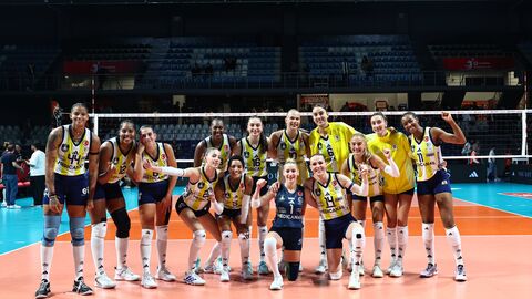 Voleybol Vodafone Sultanlar Ligi'nin 2. haftasında oynanan derbide Fenerbahçe