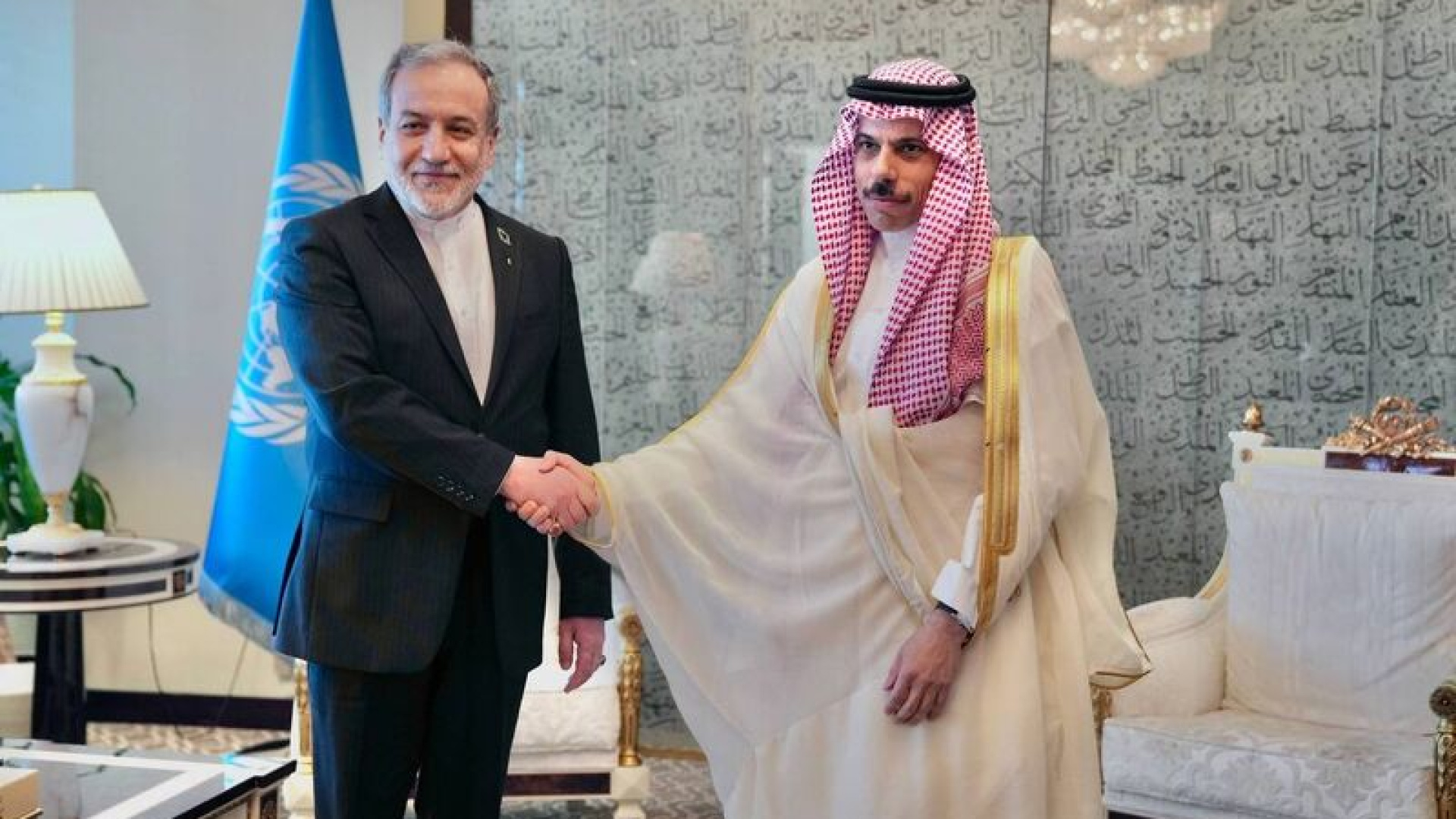Suudi Arabistan ve İran Dışişleri Bakanları Bölgesel Gerilimi Görüştü