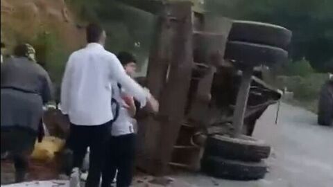 Günün notu | Düzce'de traktörün römorku devrildi: 11 yaralı
