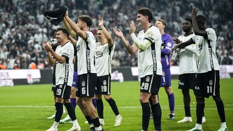 Süper Lig'de Beşiktaş, sahasında Kocaelispor'u 2-1 mağlup etti. Spor yazarları,…