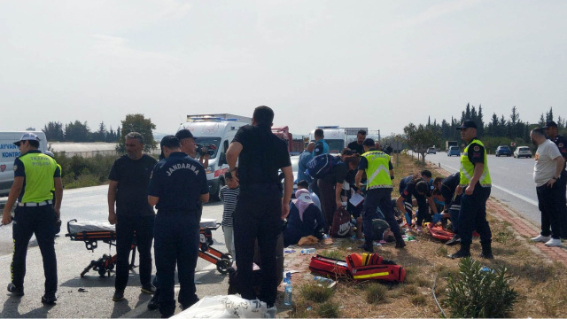 Midibüs devrildi: 17 yaralı