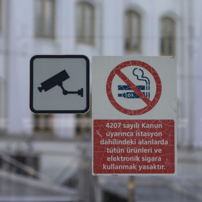Sigara yasağı açık alanlara genişliyor