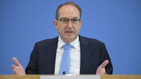 Neler oluyor? "Örtülü savaşın hedefi Almanya'yı istikrarsızlaştırmak"