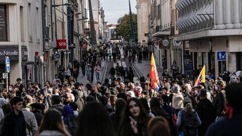 Fransa'da lise protestoları devam ediyor
