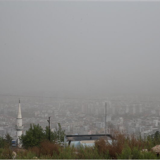 Hatay'da toz taşınımı! Görüş mesafesi düştü