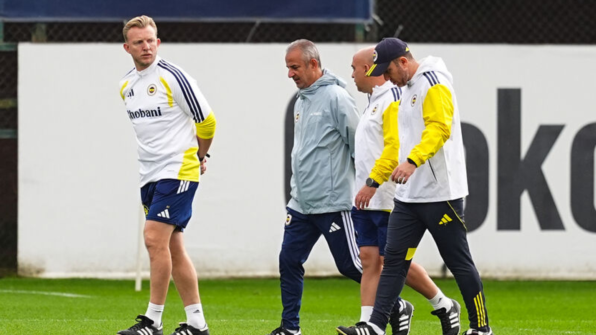 İsmail Kartal, Aston Villa maçında kadro rotasyonu yapacaklarını açıkladı