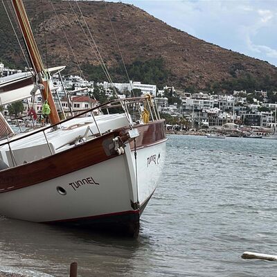 Bodrum'da tekne karaya oturdu