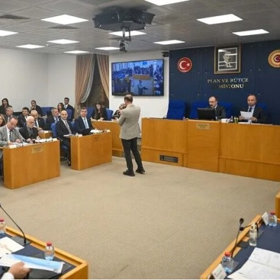 Fon yasası komisyonda