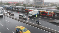 İstanbul E-5’te trafiği kilitleyen kaza