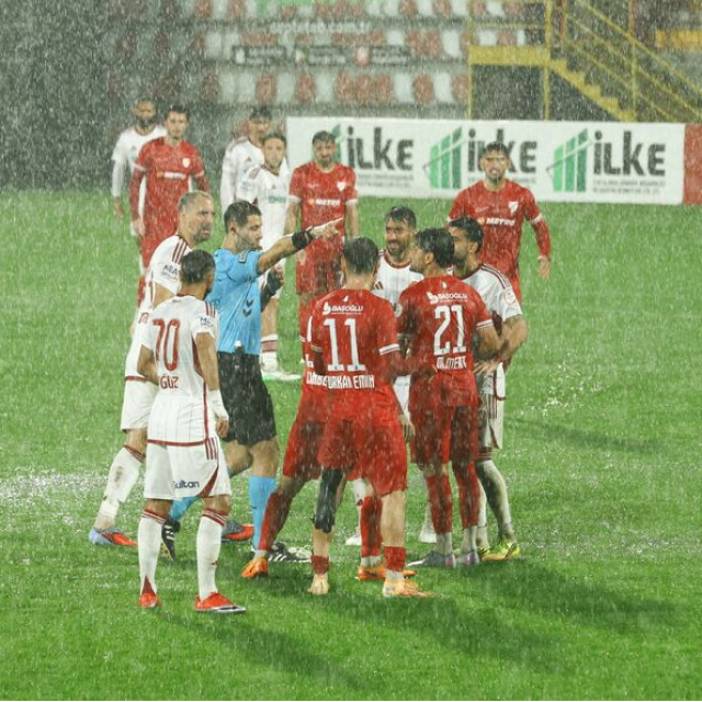 Ümraniyespor-Boluspor maçına yağmur engeli!