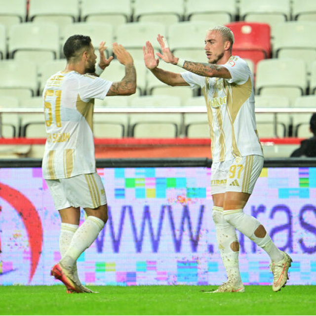 Kayserispor doludizgin ilerliyor!