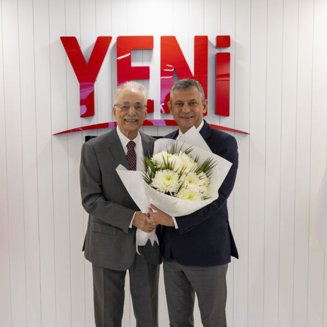 Murat Karayalçın YENİ Parti'ye üye oldu