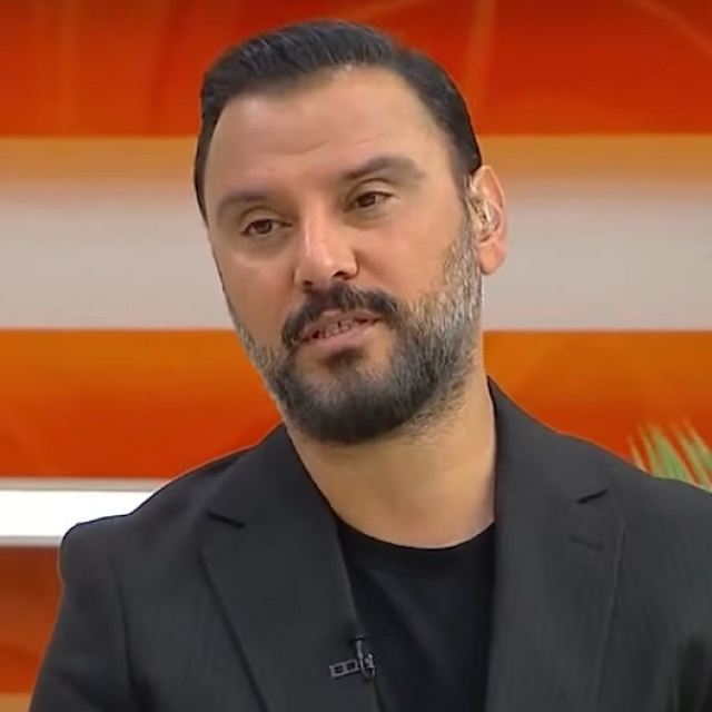 Evini su bastı