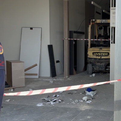 Üzerine devrilen blok can aldı
