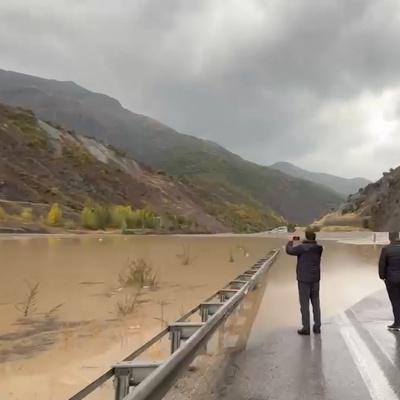 Erzincan-Erzurum kara yolunda heyelan
