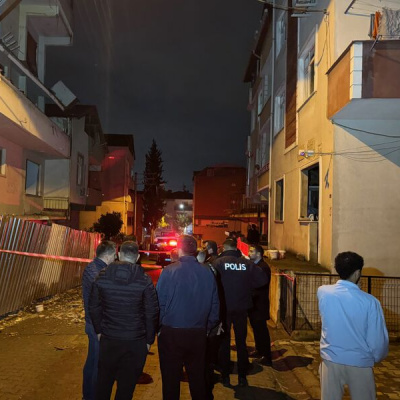 Kocaeli'de bir bina tedbiren boşaltıldı