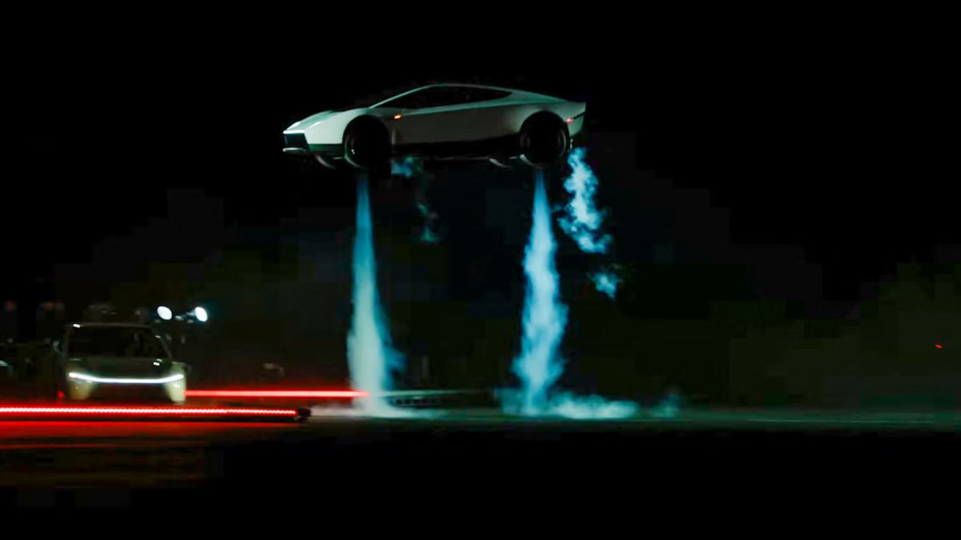 Tesla'nın yeni otomobili 'uçuyor'