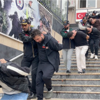 Sahte kimlikle ameliyat masasında yakalandı