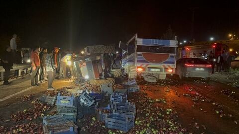 Kamyonet ile traktör çarpıştı: 1 ölü, 1 yaralı: Bilinenler ve sonraki adımlar