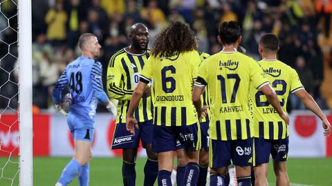 Trendyol Süper Lig'in 8. hafta maçında Fenerbahçe evinde Corendon
