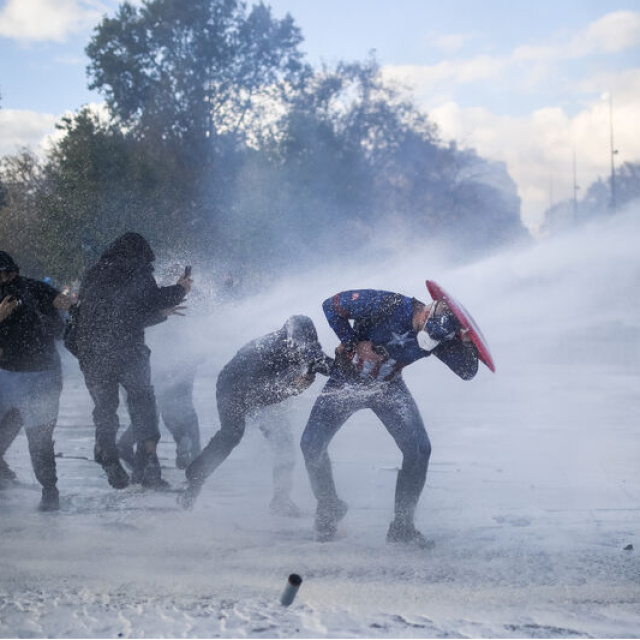Paris'te gerginlik tırmanıyor
