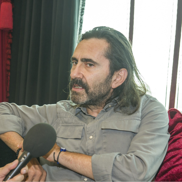 "Tekliflere açığım, para lazım"