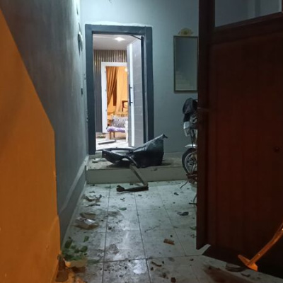 Adana’da bir eve el yapımı patlayıcı atıldı