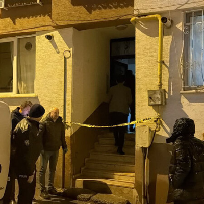 Evde bıçaklanan kişi hayatını kaybetti