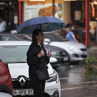 Bugün hava nasıl olacak? 25 ilde yağışlar devam: Fırtına ve şiddetli sağanak geliyor!