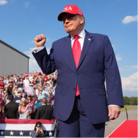 Trump'tan İran açıklaması: Biraz daha uzun kalabiliriz