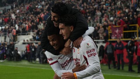 Süper Lig'de lider Galatasaray, 8. haftada konuk olduğu Gençlerbirliği'ni zor
