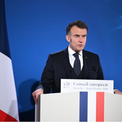 Macron: Cumhuriyeti devirmeye çalışanlar bunun hesabını vermeli