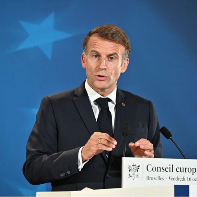 İçişleri Bakanı istifa etti, Macron reddetti