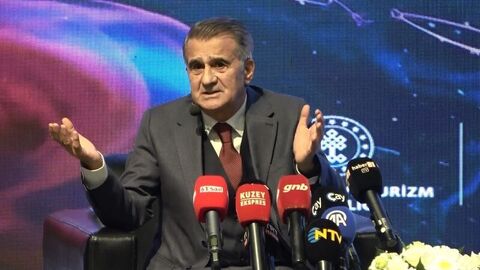 Neler oluyor? "Milli takıma Türk teknik direktör gerekiyor"