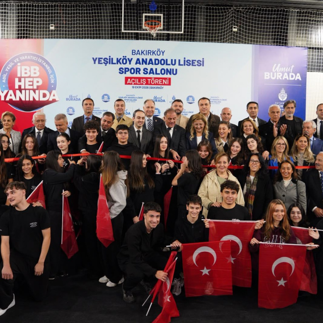 Bakırköy'deki lisede yeni spor salonu açıldı