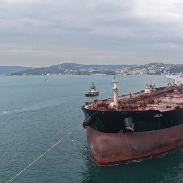 İHA saldırısına uğrayan tanker Boğaz'da