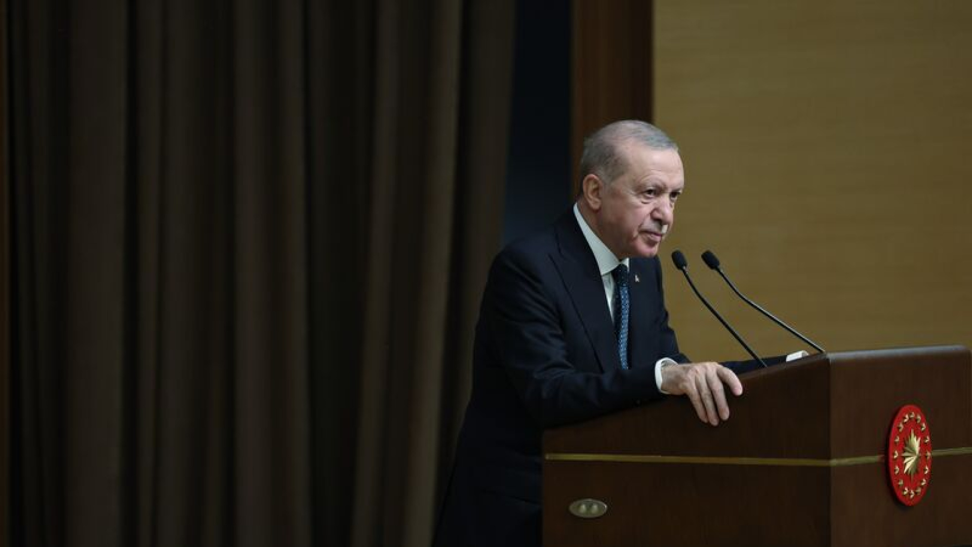 Aliya İzzetbegoviç’i andı