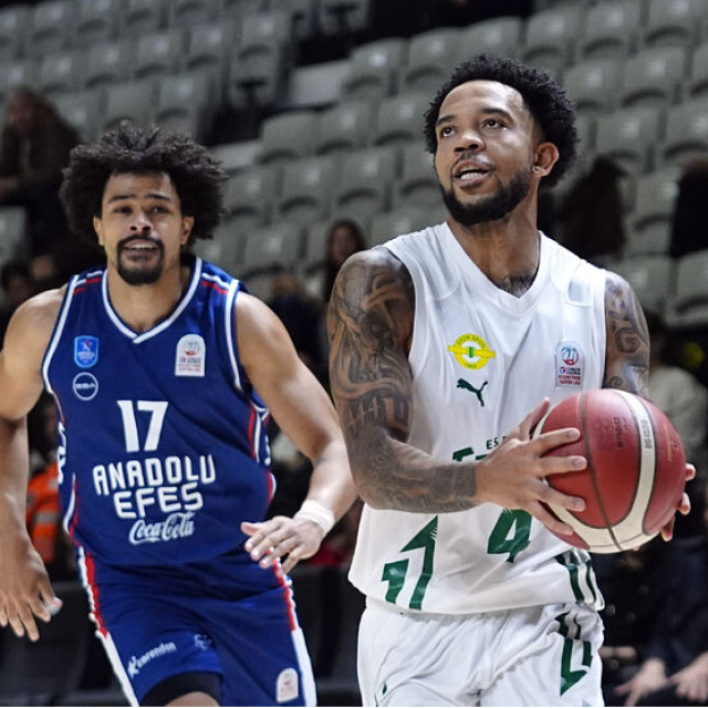Erokspor, Anadolu Efes'i devirdi!