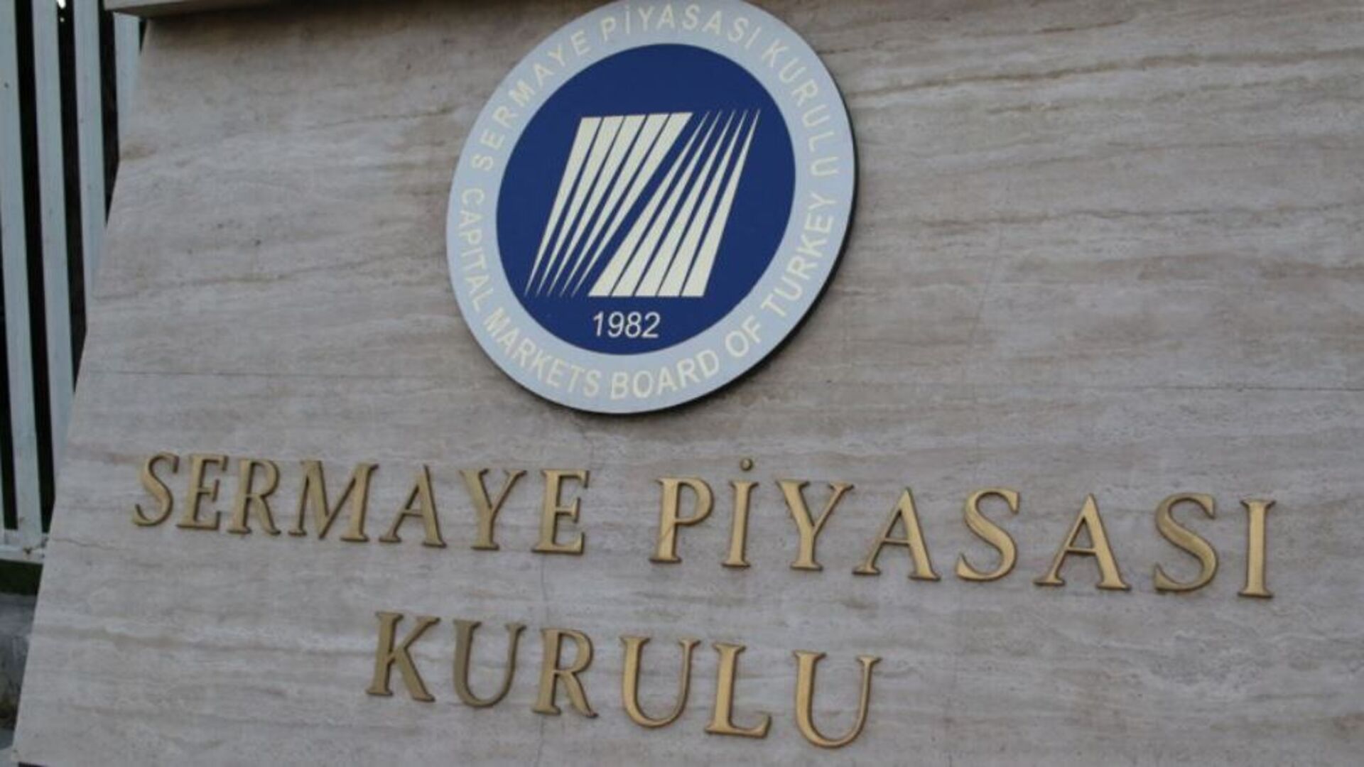 SPK, 3 yatırım kuruluşunun faaliyetlerini geçici olarak durdurdu