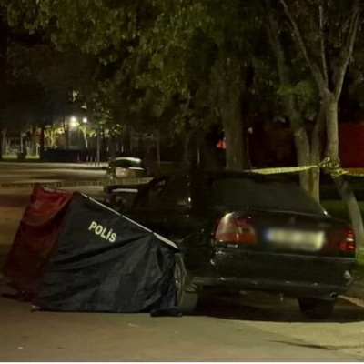 Otomobile çarpan motosikletli genç öldü