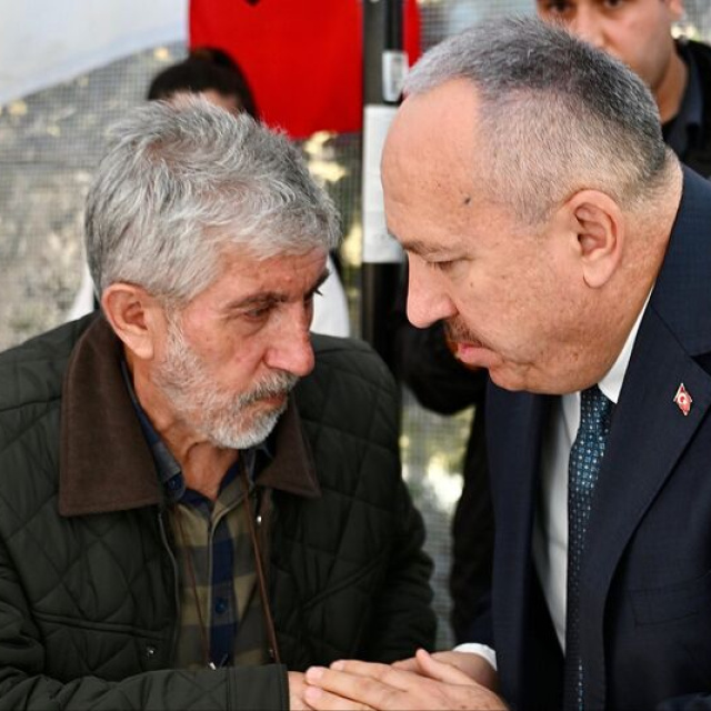 Şehit ailesini ziyaret etti