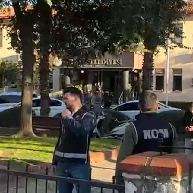 Milas Belediyesi'ne operasyonda 35 gözaltı